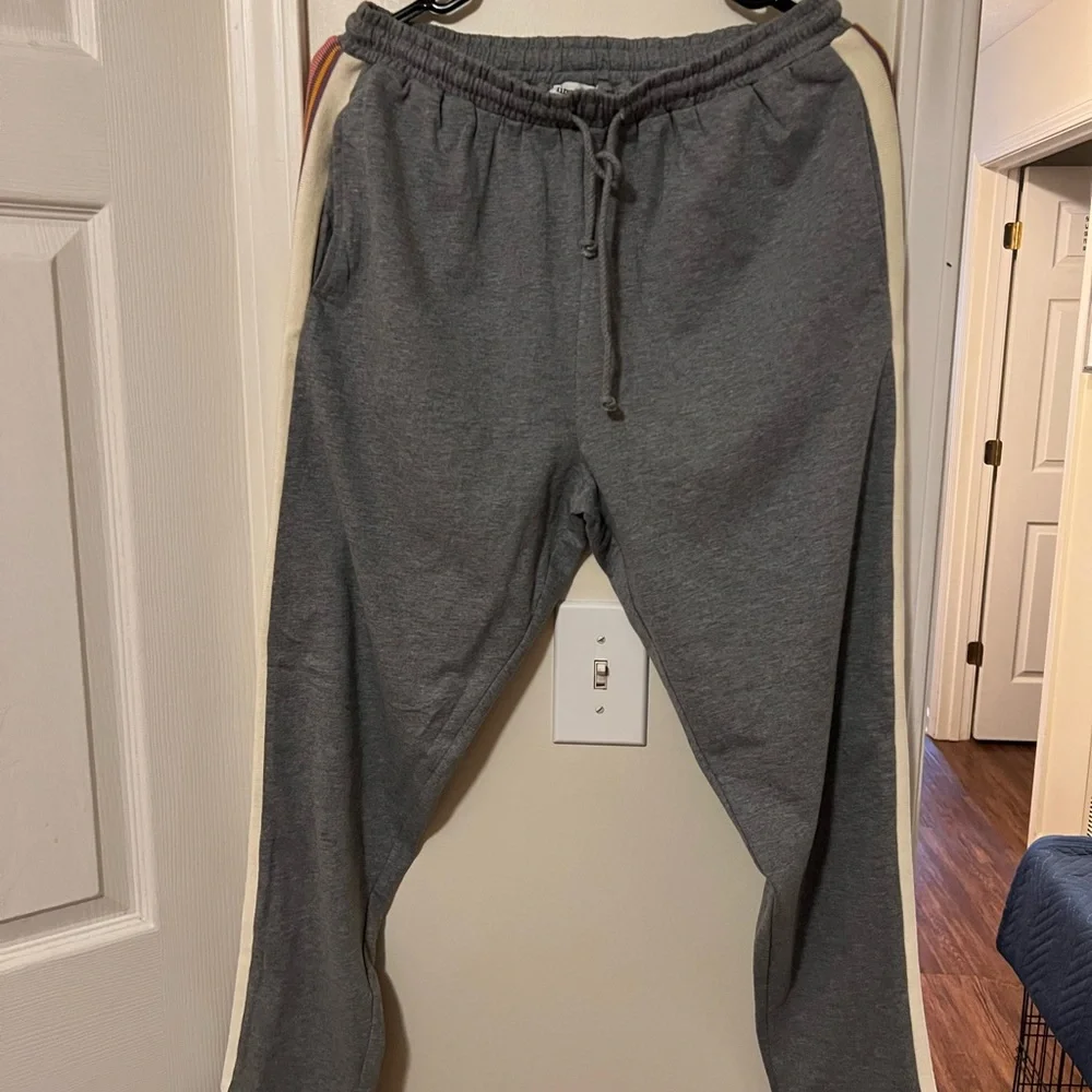 NWOT Ladies gray Sweatsuit - Picture 3 of 6